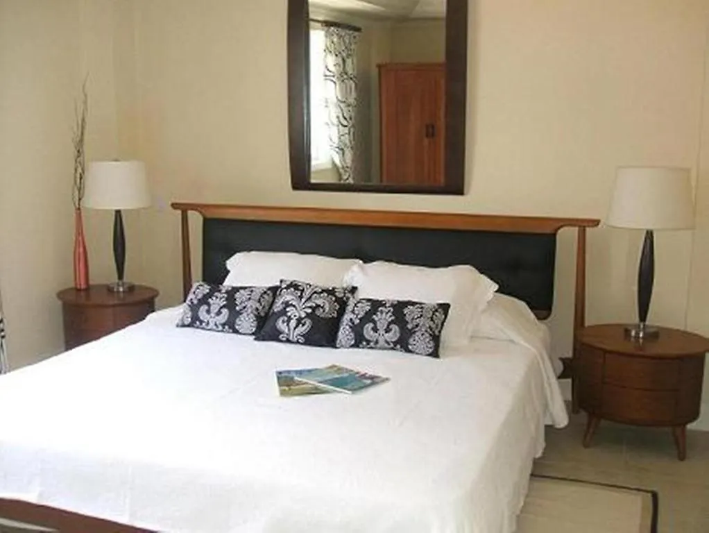White Sands Beach Condos Κράιστ Τσερτς